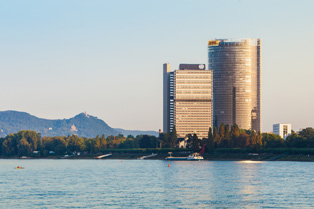 Post Tower und Langer Eugen / UN Campus